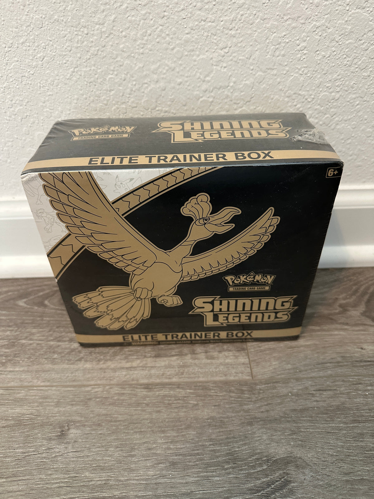 Shining Legends Elite Trainer Box (Damaged)